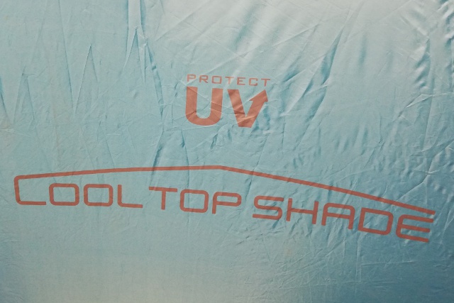 山善キャンパーズコレクションのUVプロテクトと、COOL TOP SHADEのロゴ