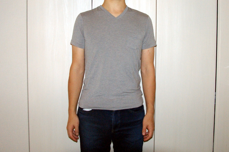 MXP FINEDRY VネックTシャツ(グレー)のSサイズを着用。身長171㎝体重68kg胸囲91㎝